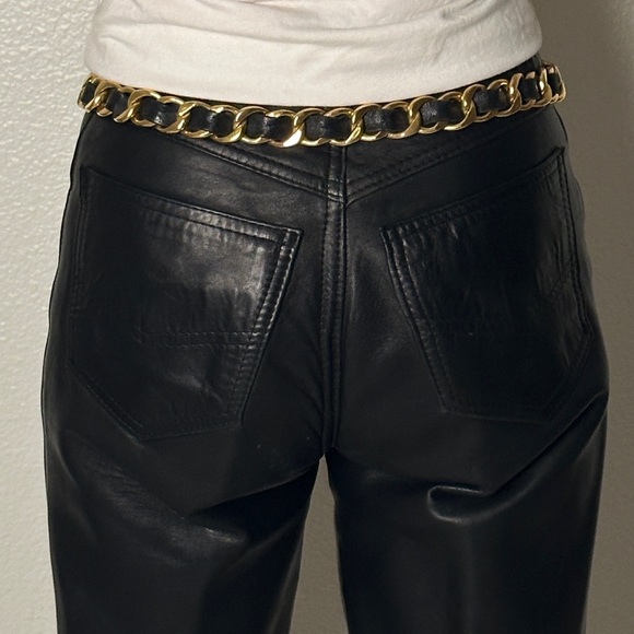 Chanel Belt - ICONIC Vintage Black Leather and Gold Chain - Picture 4 of 8